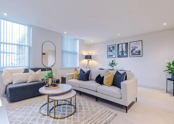 Designer Central Home In Leeds Sleeps 5